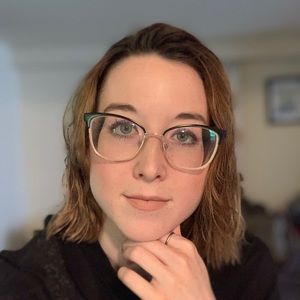 Meet your Posher, Caitlin